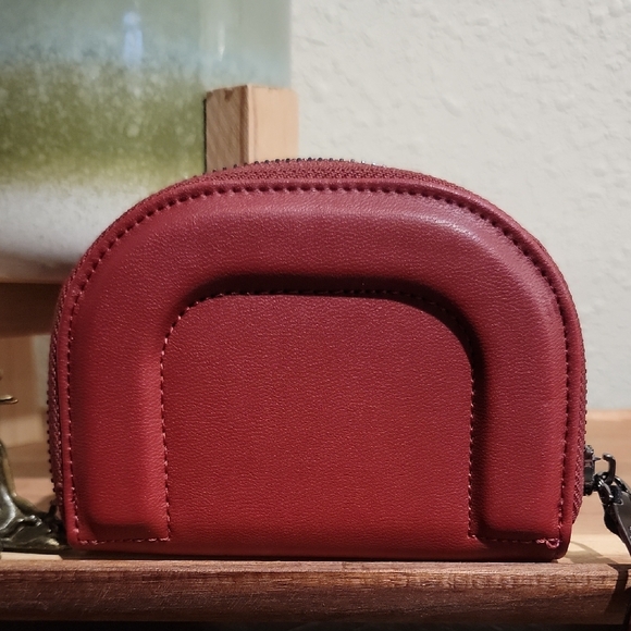 Steve Madden Red Embossed Wallet - Picture 4 of 7